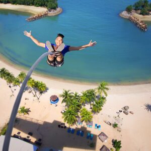 traveller-jumping-from-deck-bugyjumping