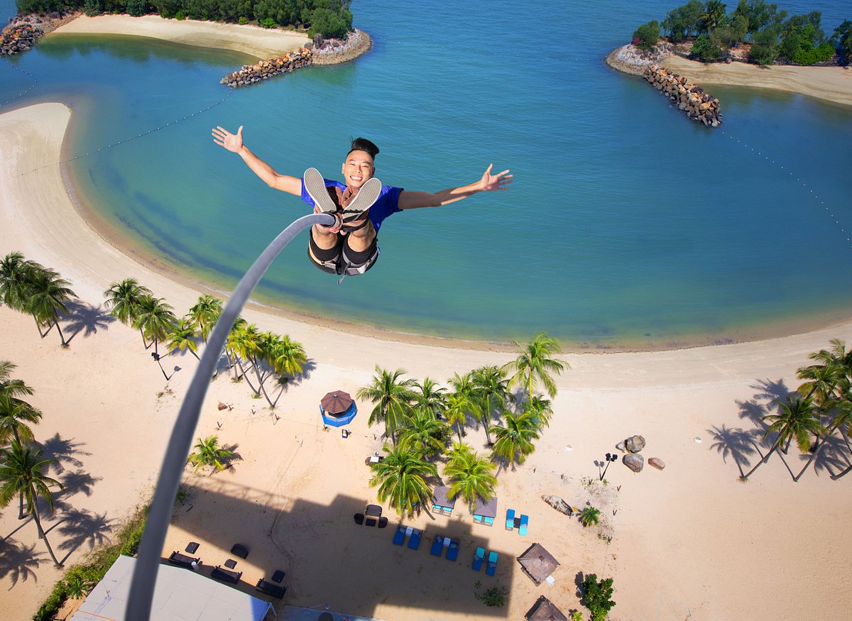 traveller-jumping-from-deck-bugyjumping